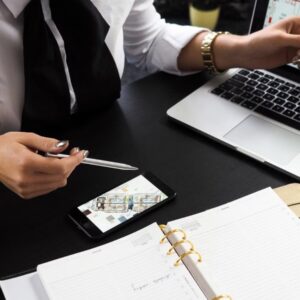 istihdam sosyoekonomik yasam ve uretimde kadinin adi yok nufusun yarisini olusturan kadinlar is gucu piyasasinda erkeklerin ucte birinden az PbVz3Pxm