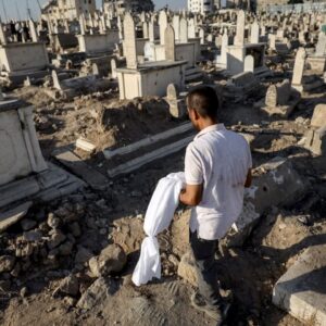 the guardian israil ordusunun gazzedeki saldirilarinda oldurdugu her alti kisiden besi sivil O8zvVsVN