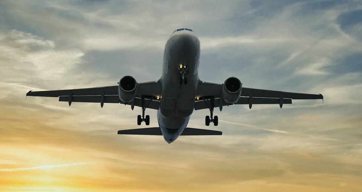 bir yolcu ucagi yangin suphesiyle acil inis yapti vZszPdCY