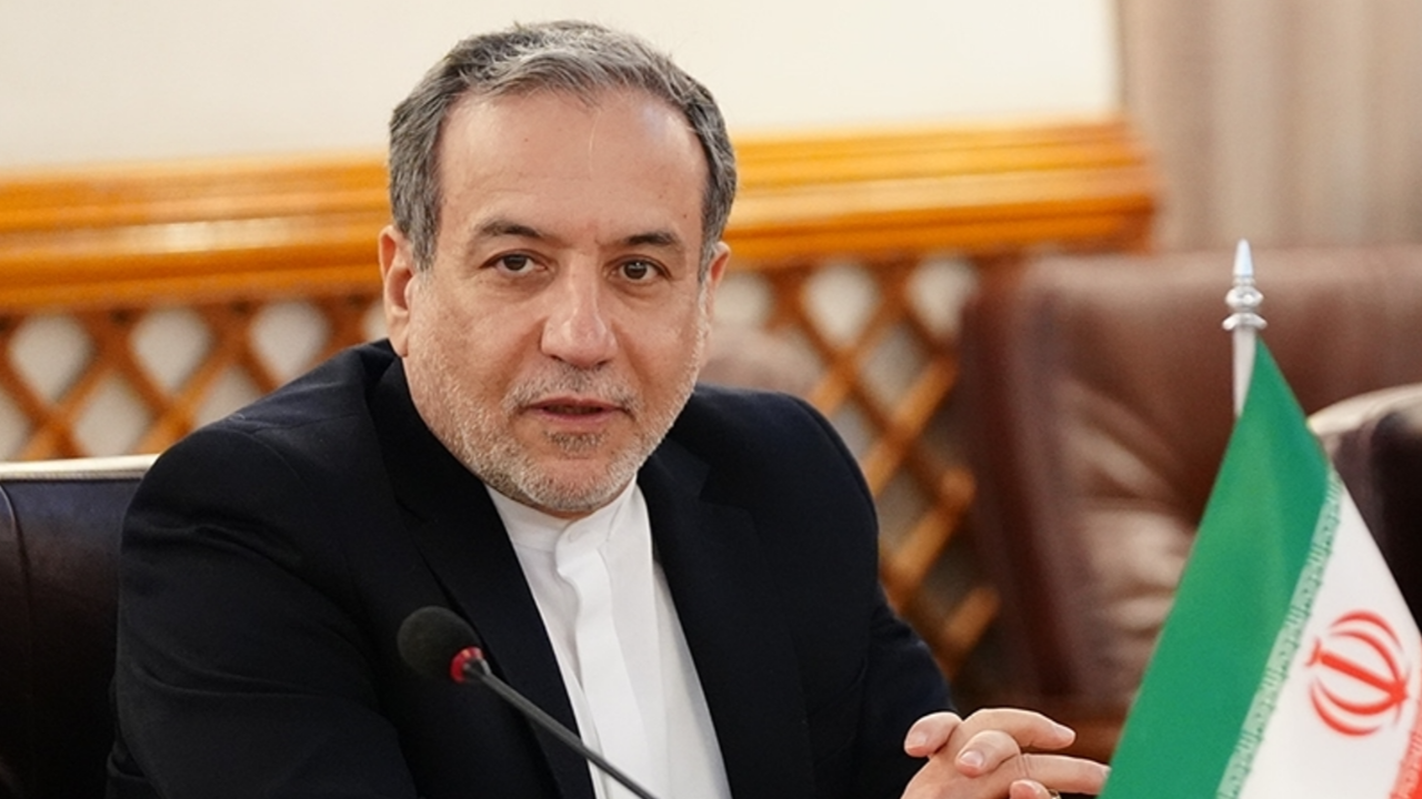 iran disisleri bakani erakci tunus cumhurbaskani said ile gorustu aWlskDsj