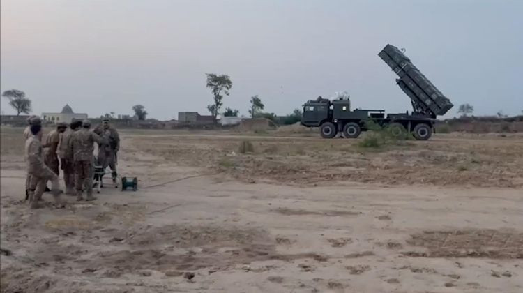 afganistan ve pakistan arasinda sular durulmuyor yeniden catisma cikti vvINEiKc.jpg