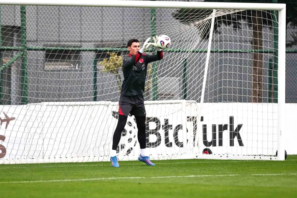 berke ozer milli takim kampindan izni olmadan ayrildi TwQuWWNQ.jpg