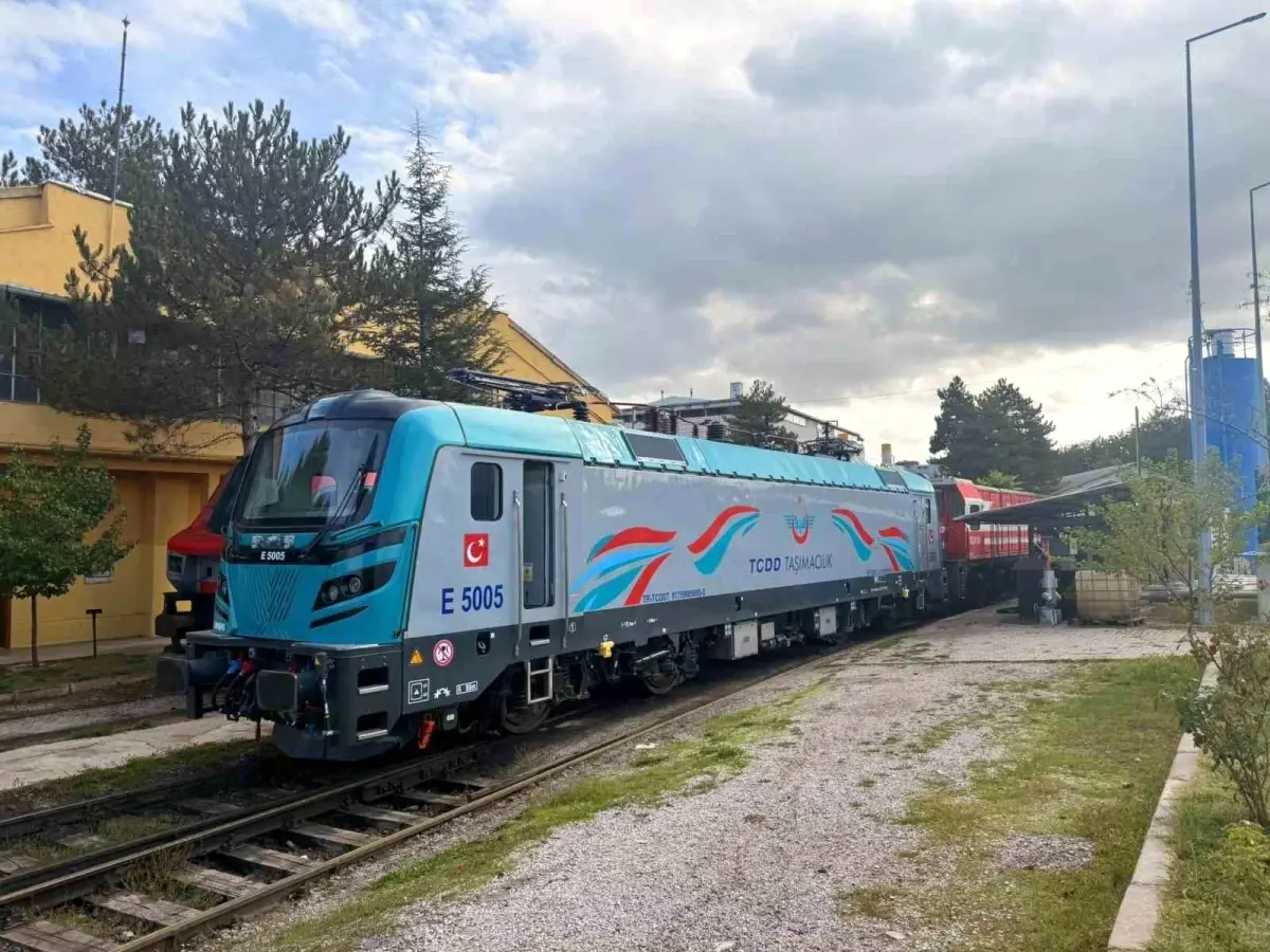 yerli lokomotif tavsanliya ulasti QMvVhfuR.jpg