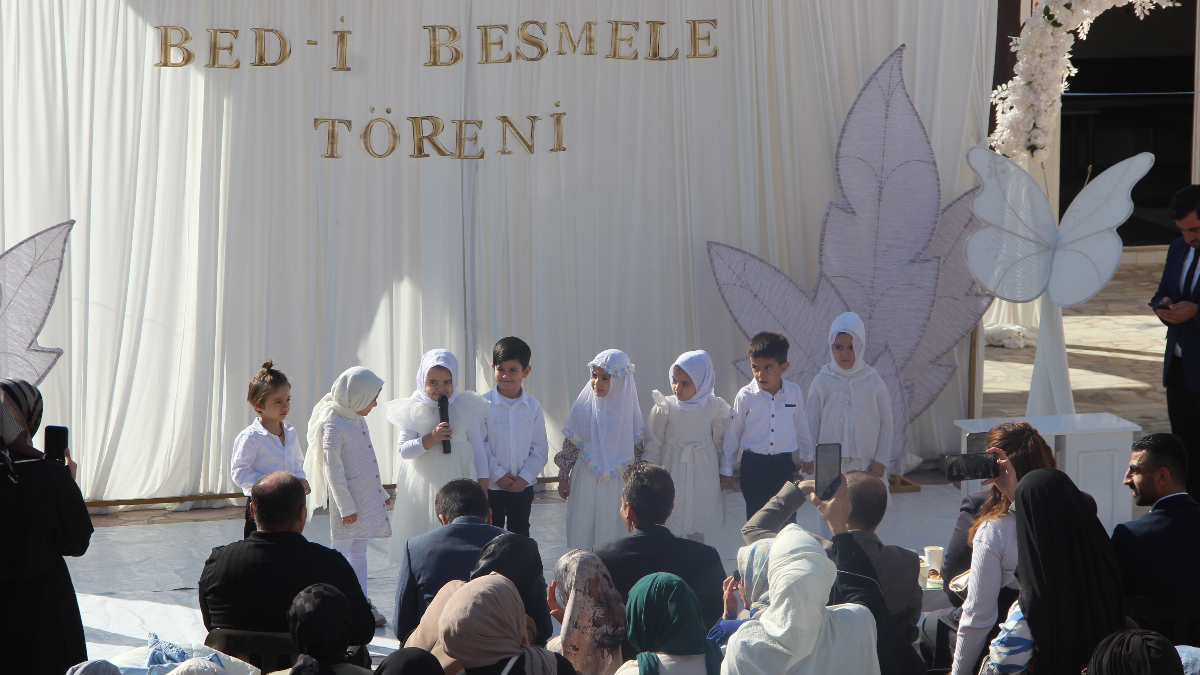 cizrede minikler icin anlamli bed i besmele toreni ZMZD3REx.jpg