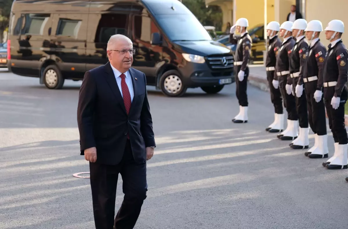 milli savunma bakani yasar guler konyada tedarikci bulusmalarina katildi gnQhSXHH.jpg