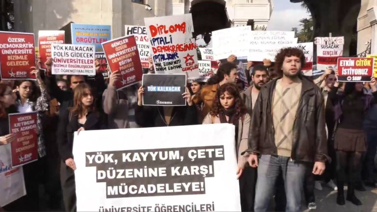 universite ogrencilerinden beyazit meydaninda yok protestosu rOAOkEyd.jpg