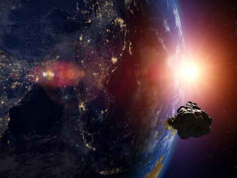 Cumartesi gökyüzüne bakın. Dev asteroit Dünya’nın yanından geçecek